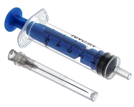 шприц стерильный одноразовый с иглой, medaim 5 мл.